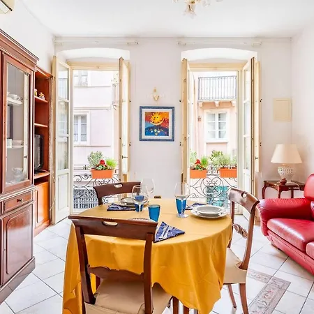 Apartment B2 Central Location